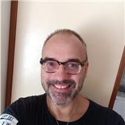 Riccardo, 50 anni, impartisce lezioni di matematica a studenti delle scuole medie. A richiesta anche di Excel base